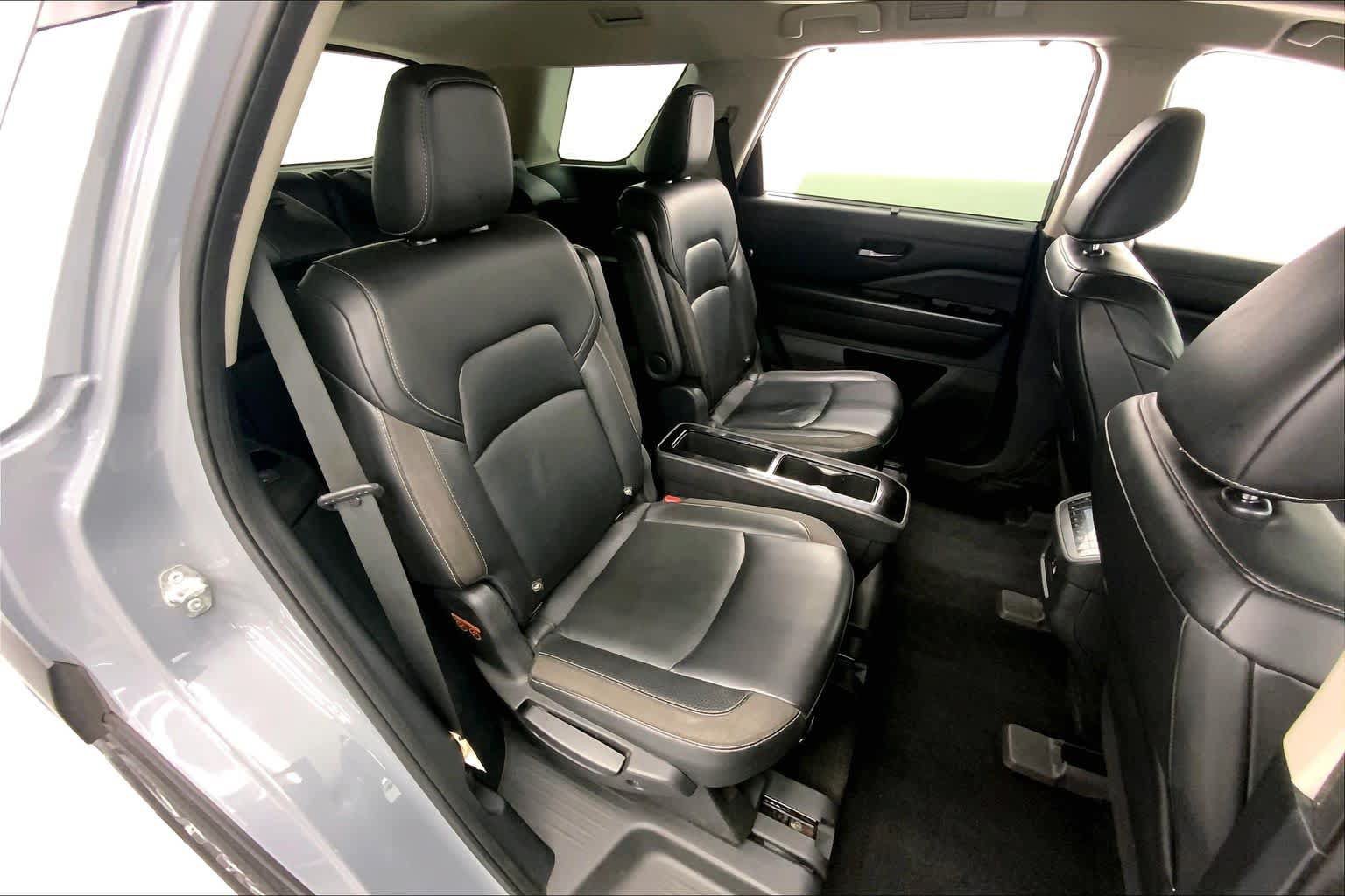 Used 2022 Nissan Pathfinder SL w/ SL Premium Package FWD image 13