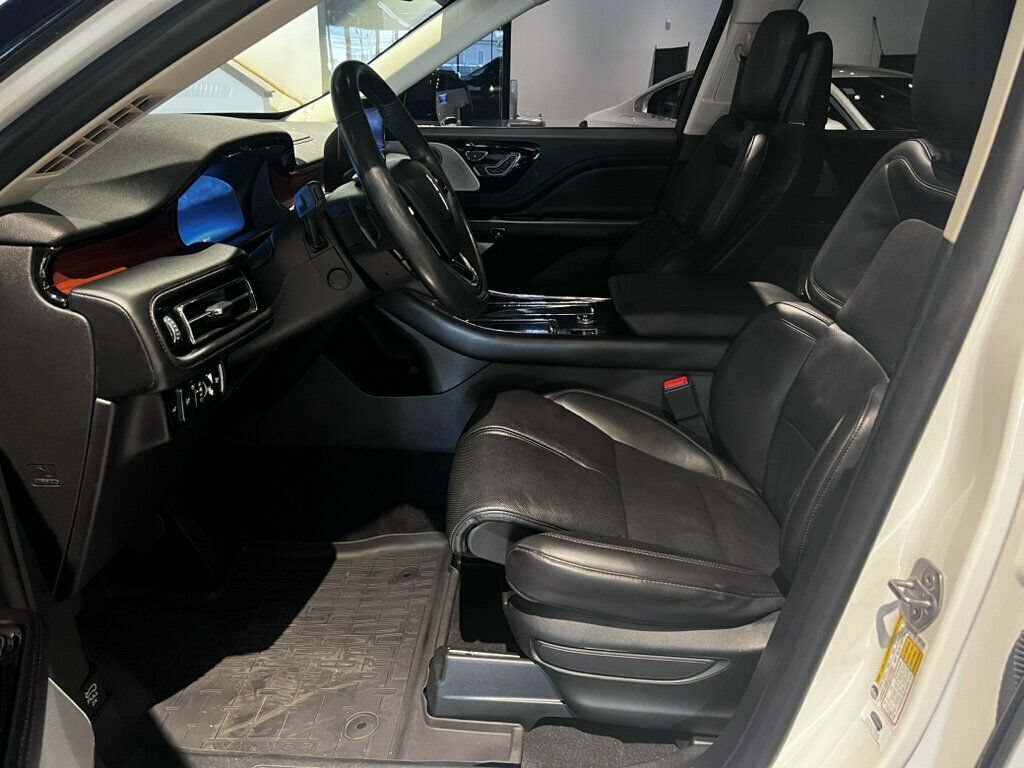 Used 2023 Lincoln Aviator Reserve w/ Equipment Group 201A AWD/4WD image 11