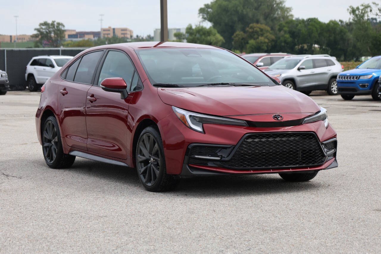 Used 2023 Toyota Corolla SE FWD image 4