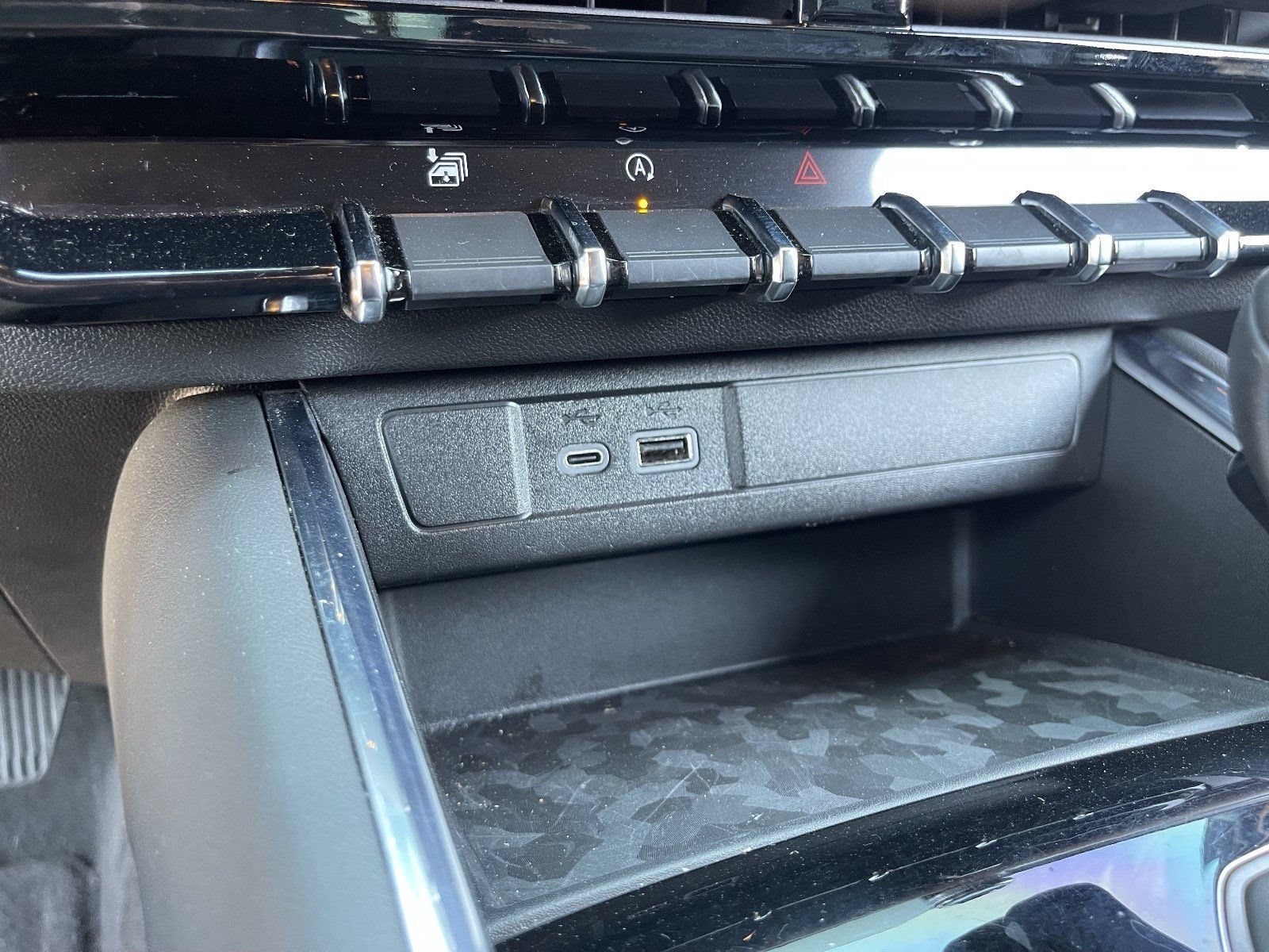 Certified 2025 GMC Canyon AT4 AWD/4WD image 28