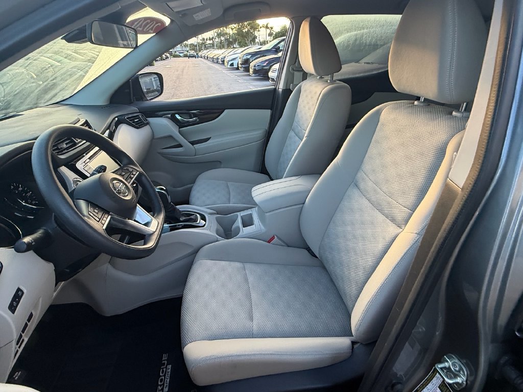 Certified 2020 Nissan Rogue Sport SV FWD image 10
