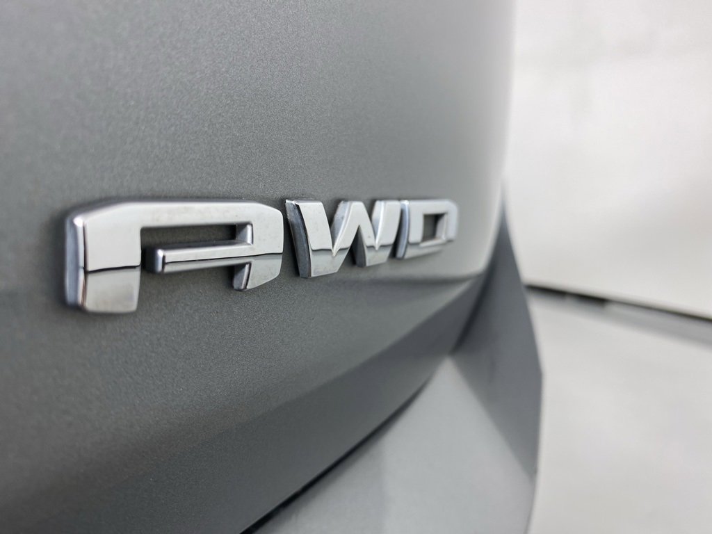 Used 2023 GMC Terrain SLT image 36