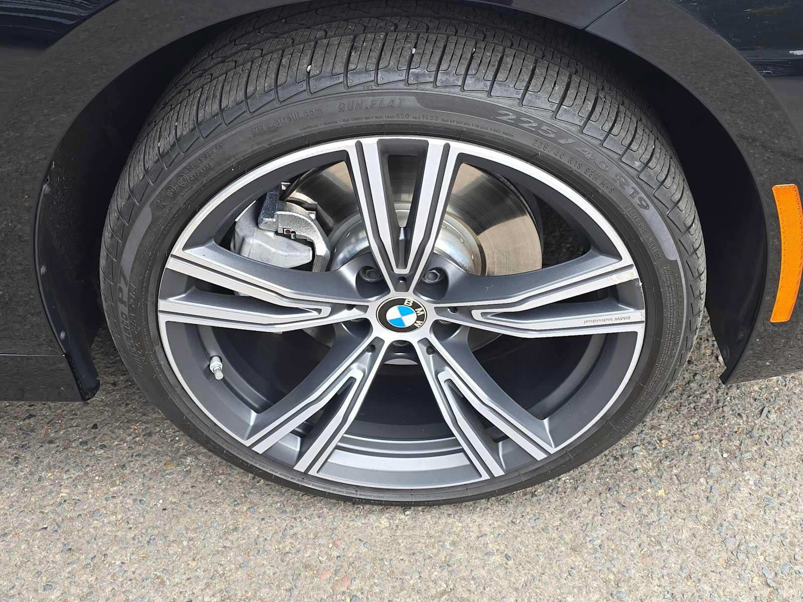 Used 2024 BMW 330i xDrive Sedan w/ Convenience Package AWD/4WD image 9