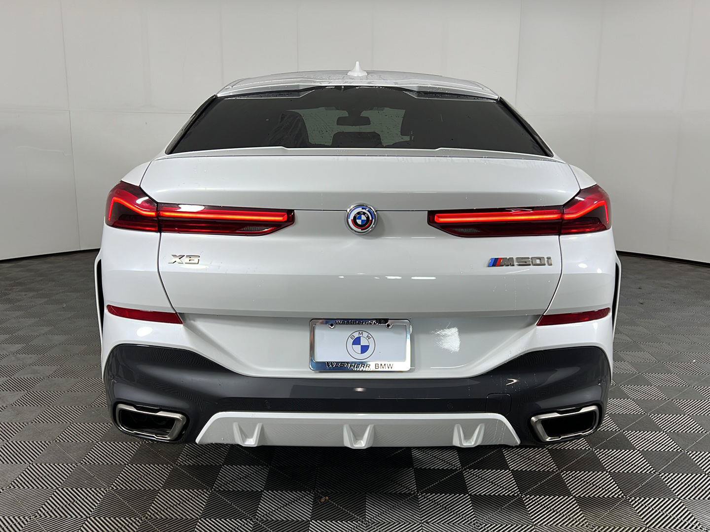 Used 2023 BMW X6 M50i w/ Climate Comfort Package AWD/4WD image 6