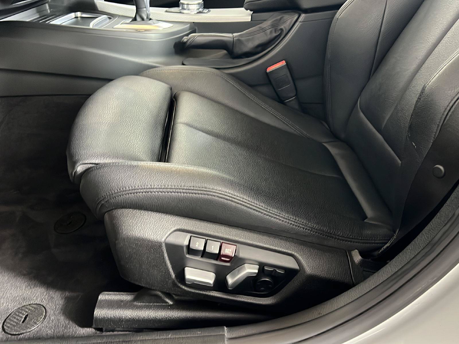 Used 2017 BMW 330i xDrive Sedan AWD/4WD image 15
