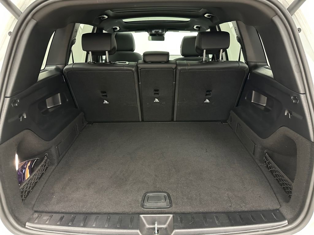 Used 2025 Mercedes-Benz GLB 250 4MATIC image 17