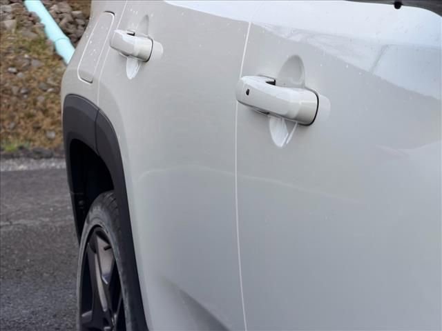 Used 2021 Jeep Renegade Latitude image 17