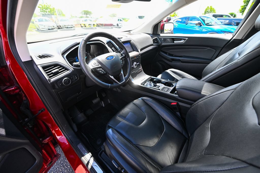 Certified 2019 Ford Edge Titanium w/ Equipment Group 301A AWD/4WD image 19