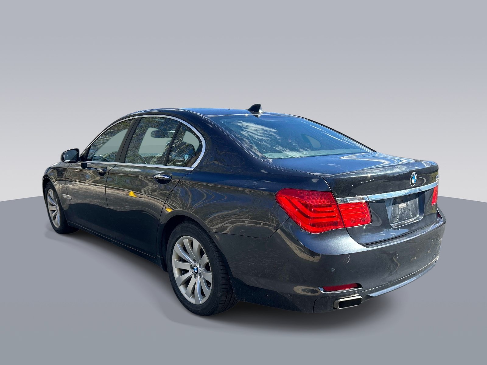 Used 2011 BMW 750i xDrive AWD/4WD image 5