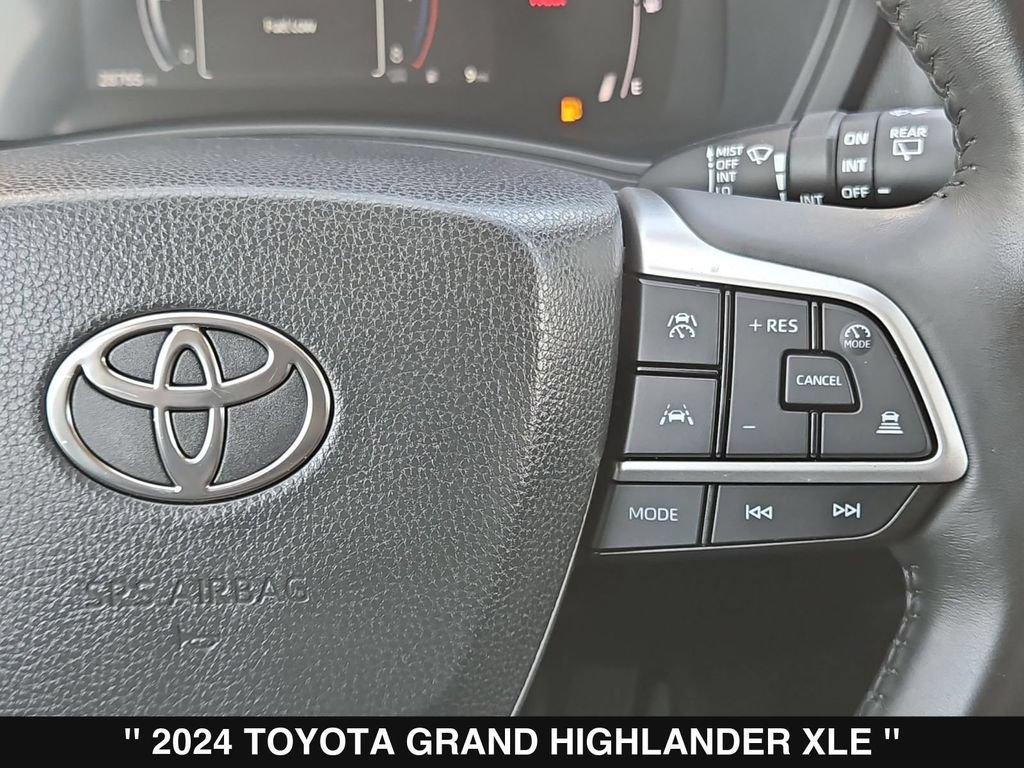 Used 2024 Toyota Grand Highlander AWD image 24
