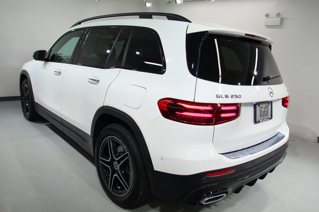 Certified 2024 Mercedes-Benz GLB 250 4MATIC image 17