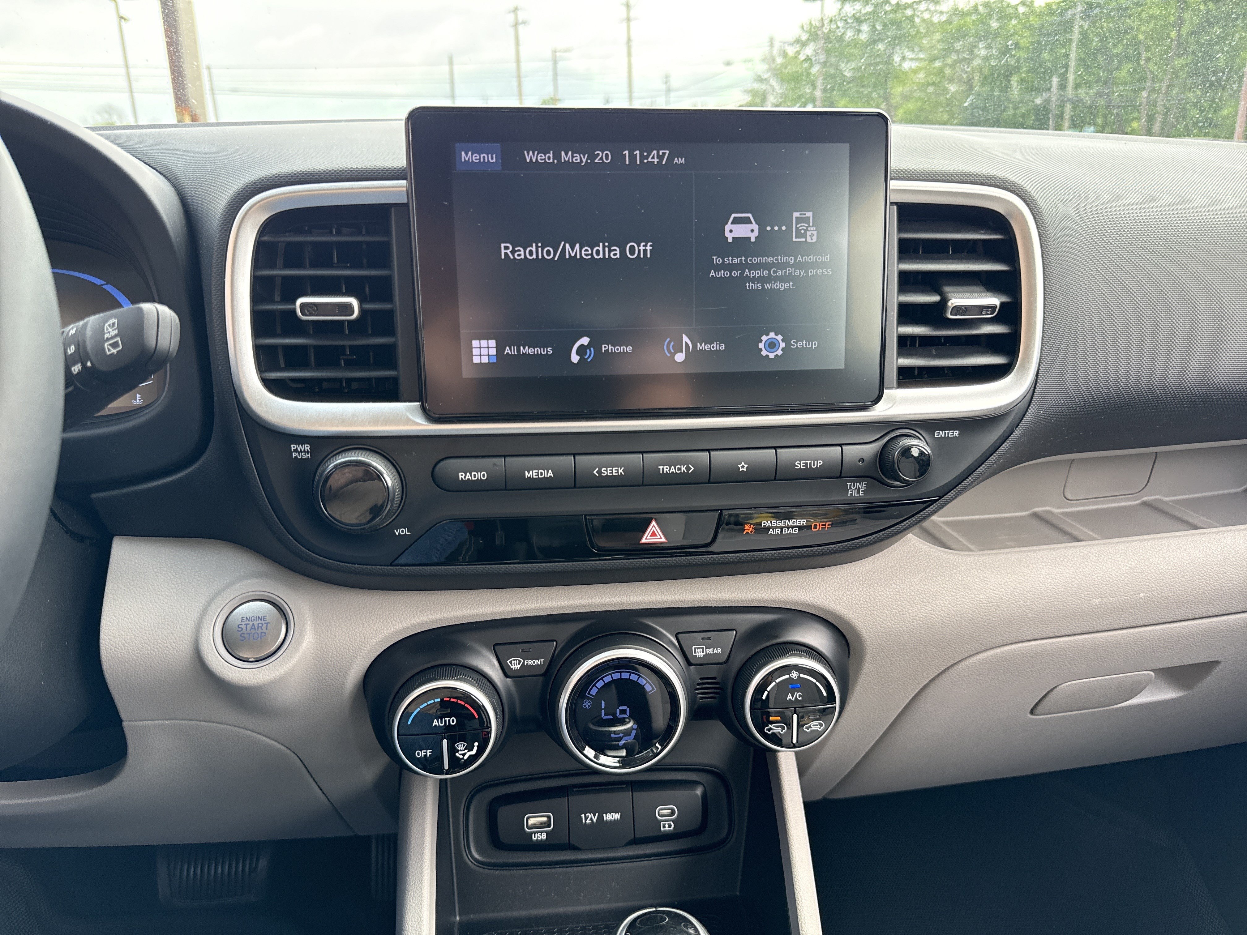 Certified 2025 Hyundai Venue SEL FWD image 27