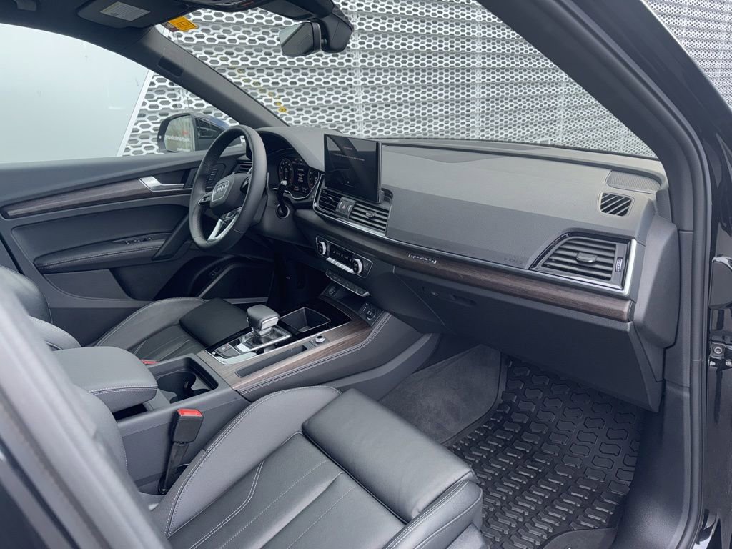 Used 2025 Audi Q5 2.0T Premium Plus w/ Premium Plus Package image 6