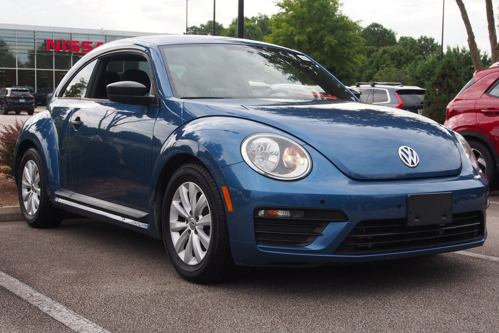 Used 2018 Volkswagen Beetle 2.0T S FWD image 1