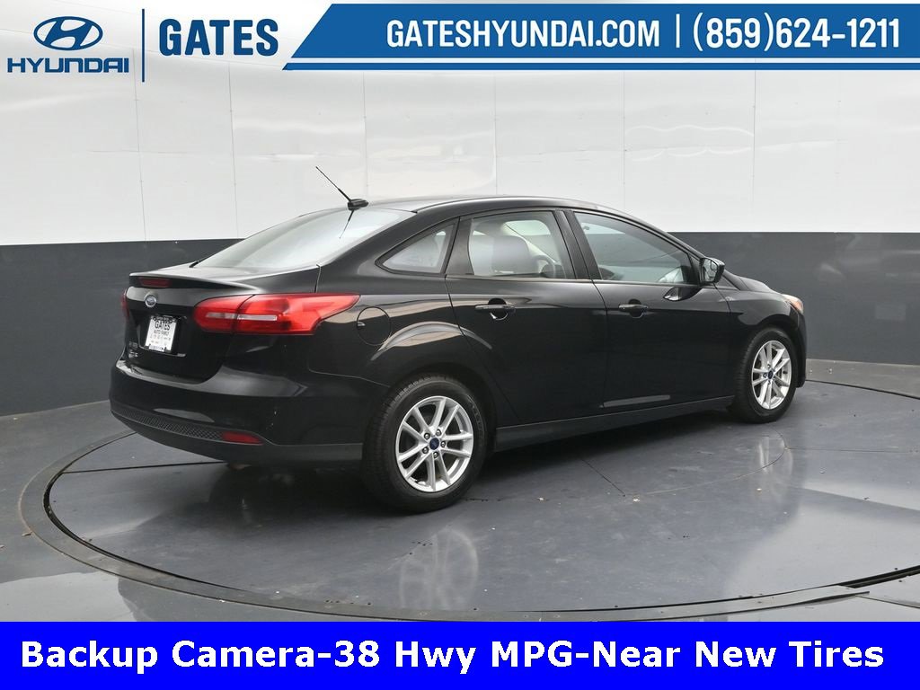Used 2018 Ford Focus SE image 2