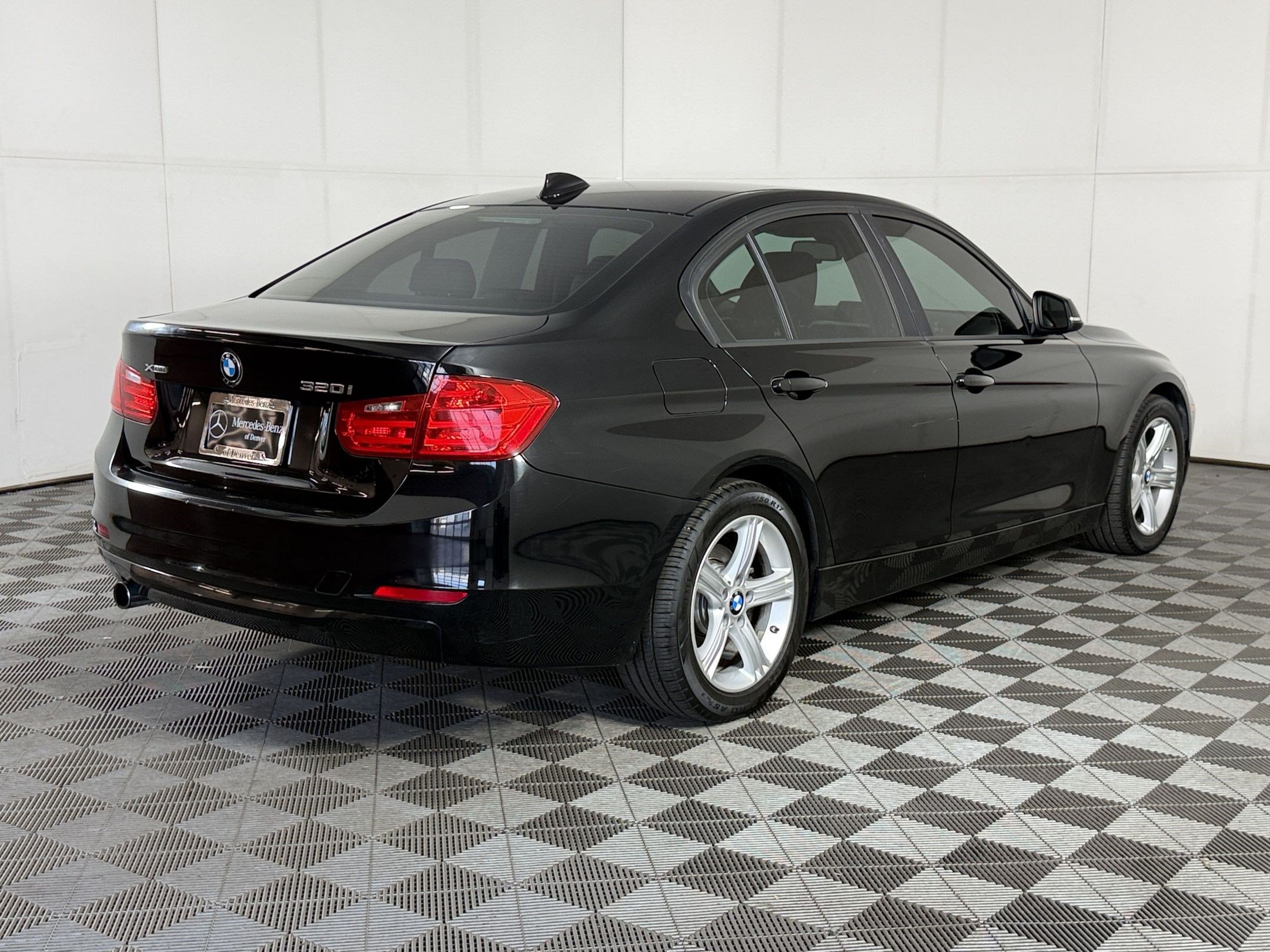Used 2014 BMW 320i xDrive Sedan AWD/4WD image 9