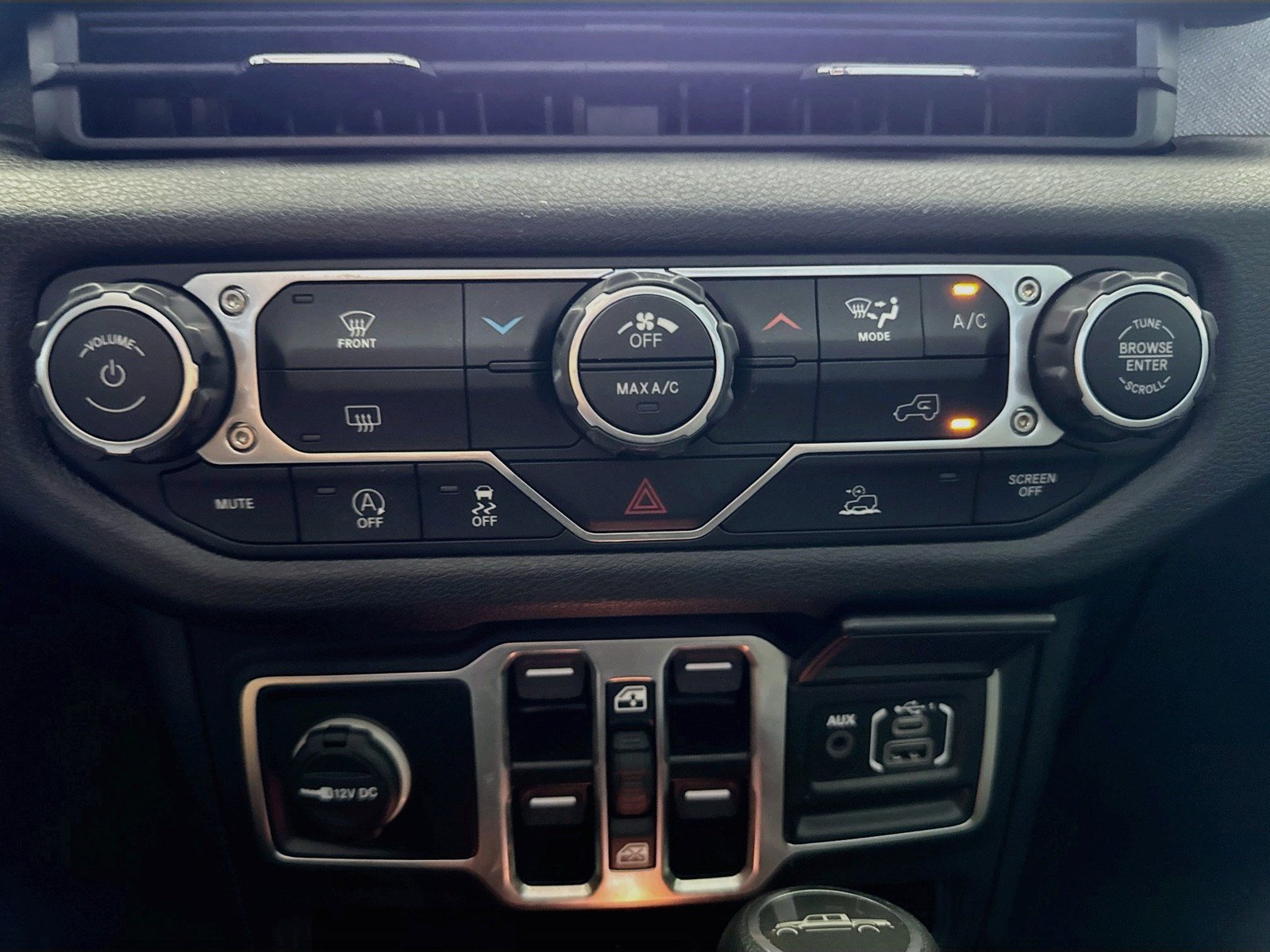 Used 2025 Jeep Gladiator Sport AWD/4WD image 11