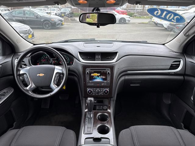 Used 2016 Chevrolet Traverse LT w/ Traveler's Package image 29