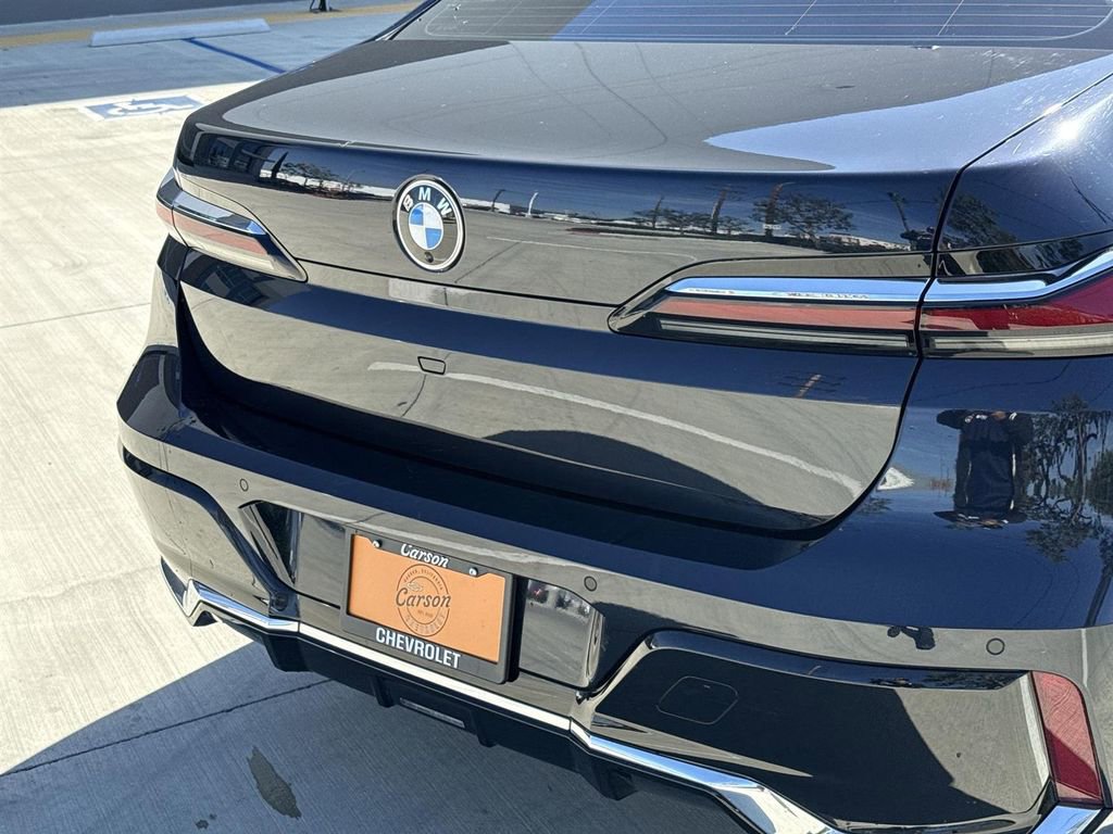 Used 2023 BMW 740i w/ Parking Assistance Package image 26