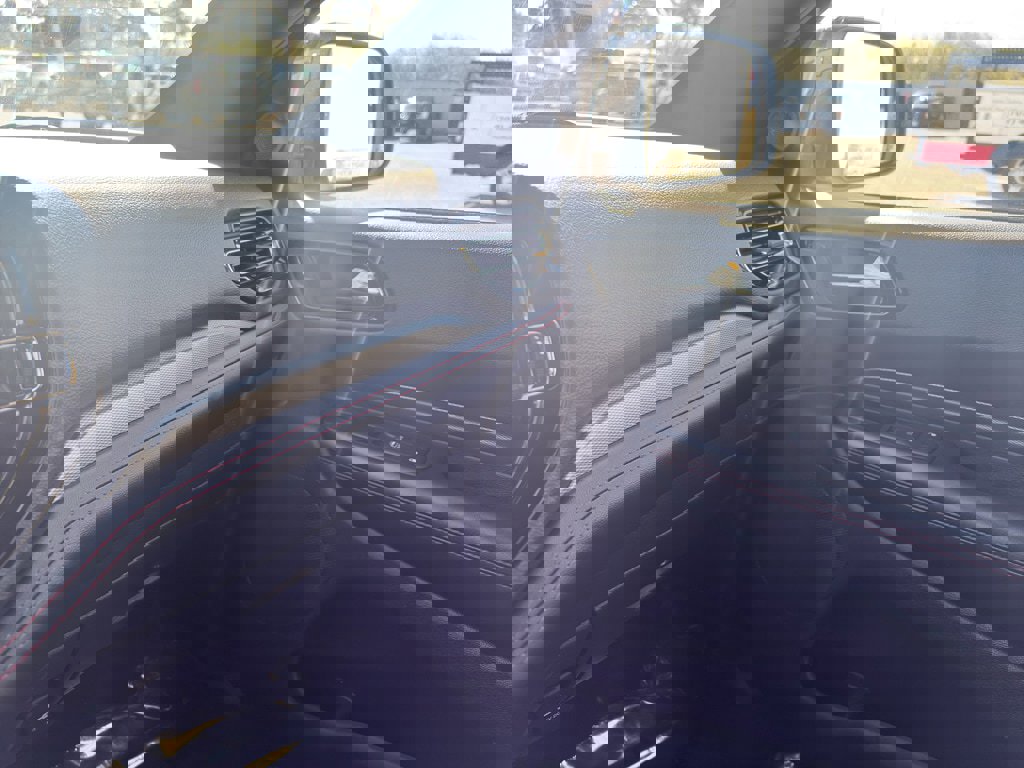 Used 2025 Dodge Durango GT image 12