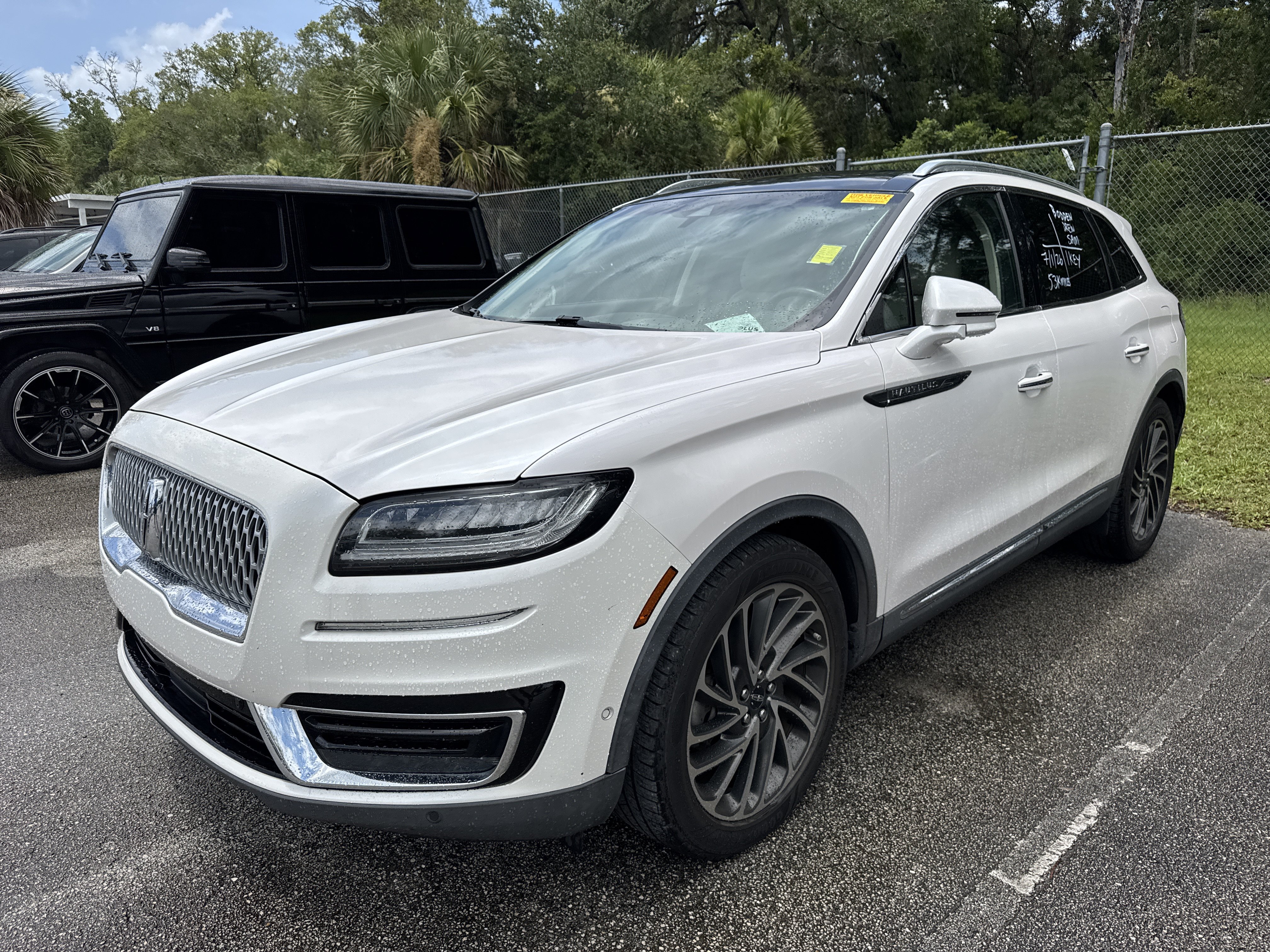Used 2019 Lincoln Nautilus Reserve FWD image 1