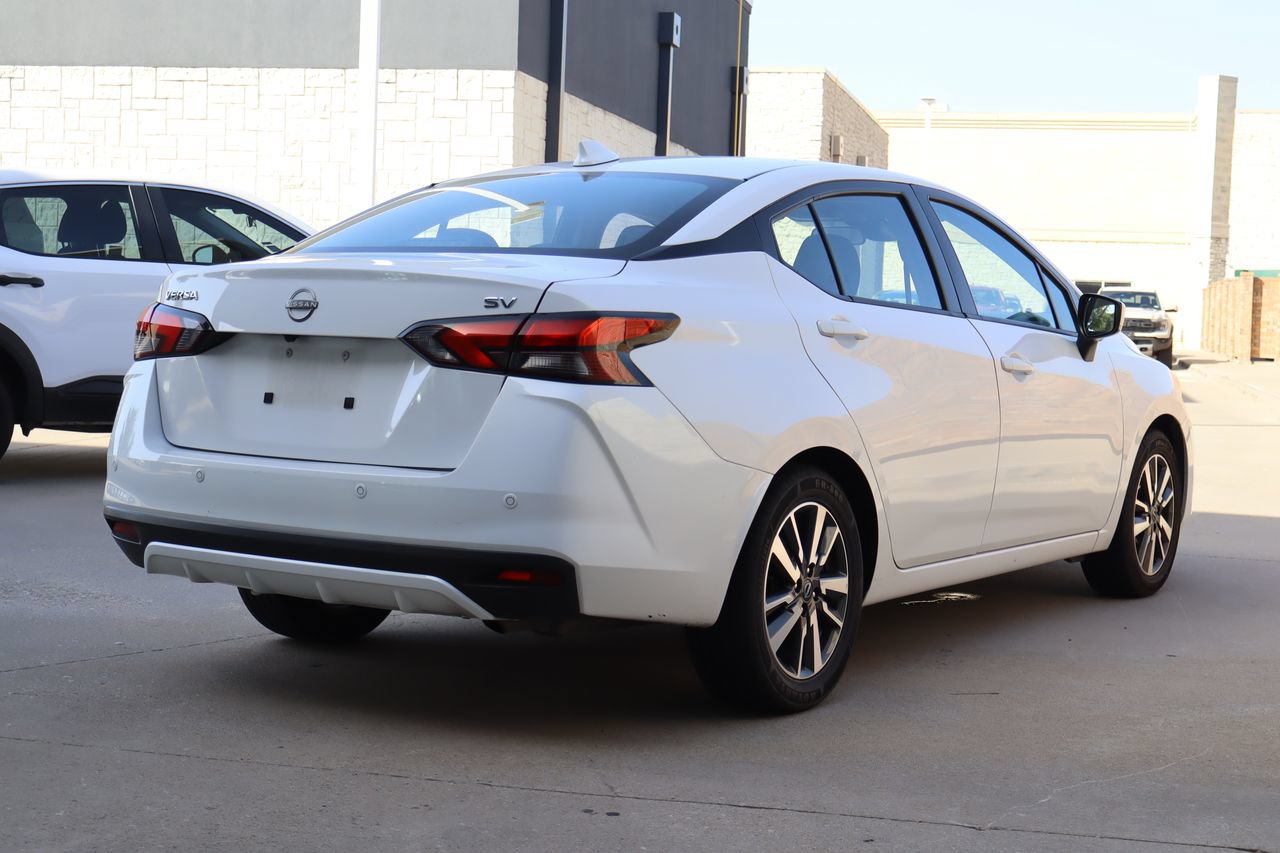 Used 2024 Nissan Versa SV FWD image 3