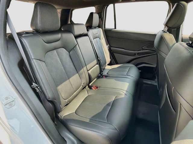 New 2026 Jeep Cherokee Overland w/ Advanced Pro Tech Group AWD/4WD image 27
