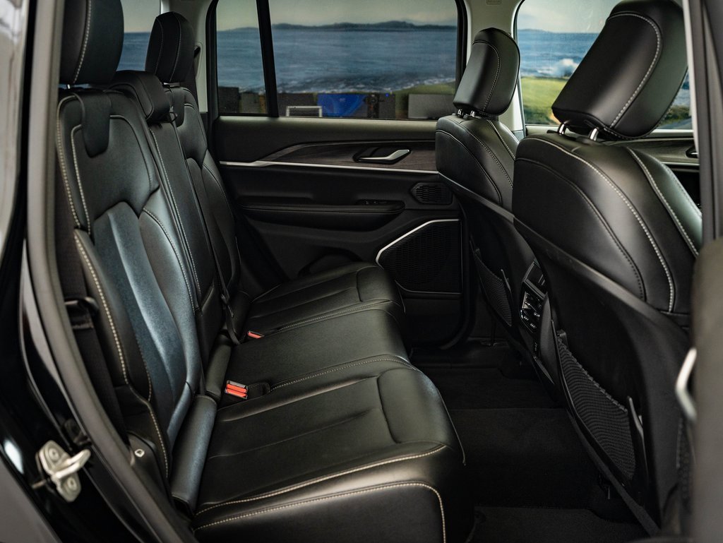 Used 2024 Jeep Grand Cherokee Limited 4xe image 35