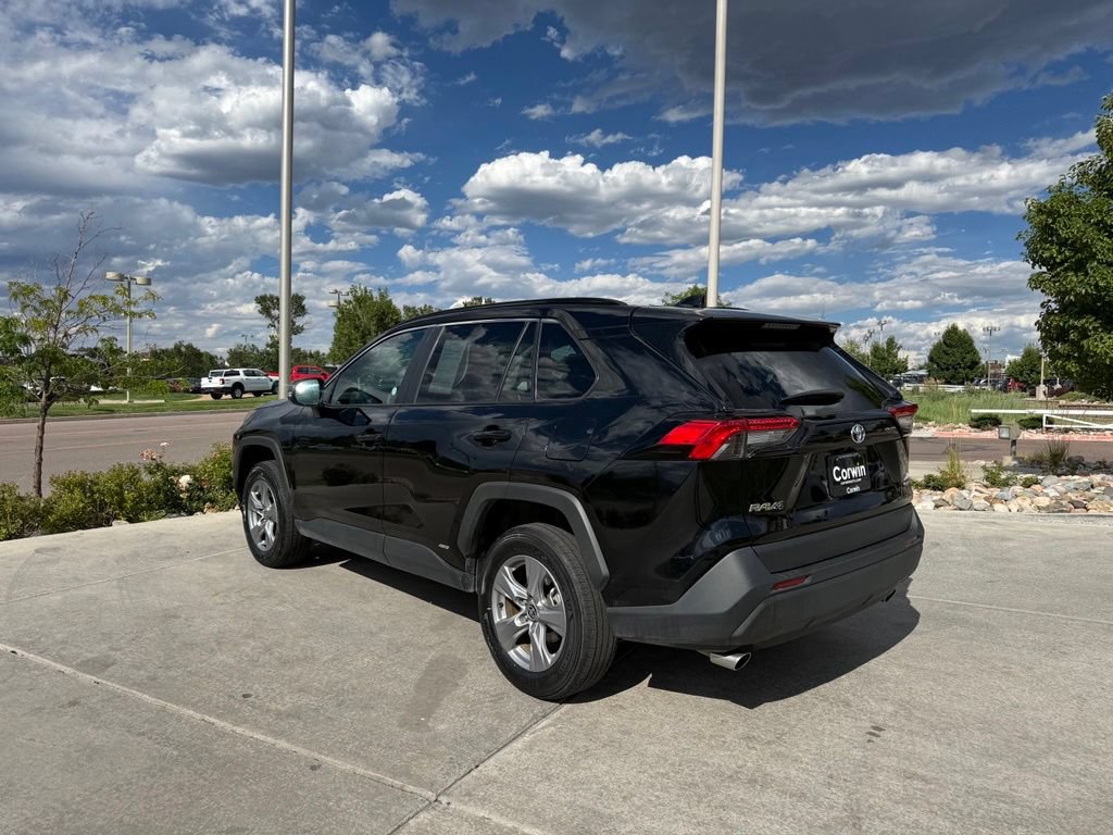Used 2025 Toyota RAV4 XLE AWD/4WD image 5