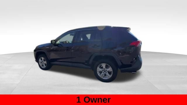 Used 2021 Toyota RAV4 LE image 6