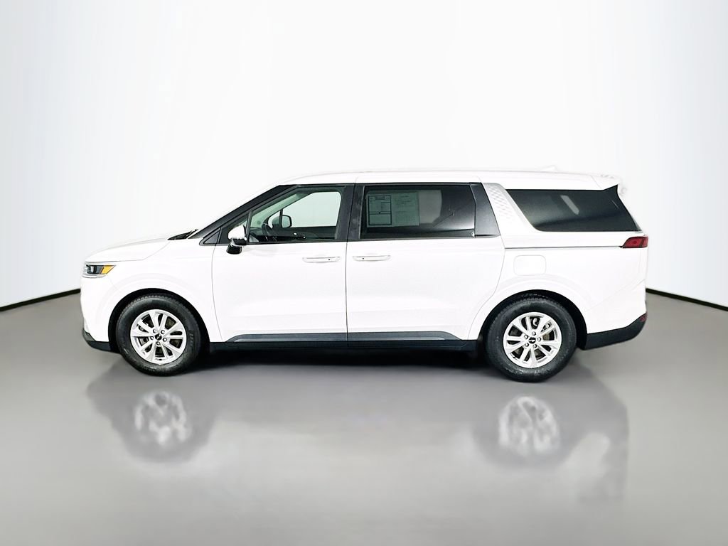 Used 2022 Kia Carnival LX FWD image 4
