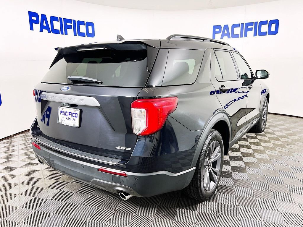 Used 2024 Ford Explorer XLT w/ Equipment Group 202A image 8