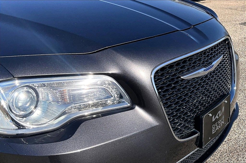 Used 2021 Chrysler 300 Touring L image 30