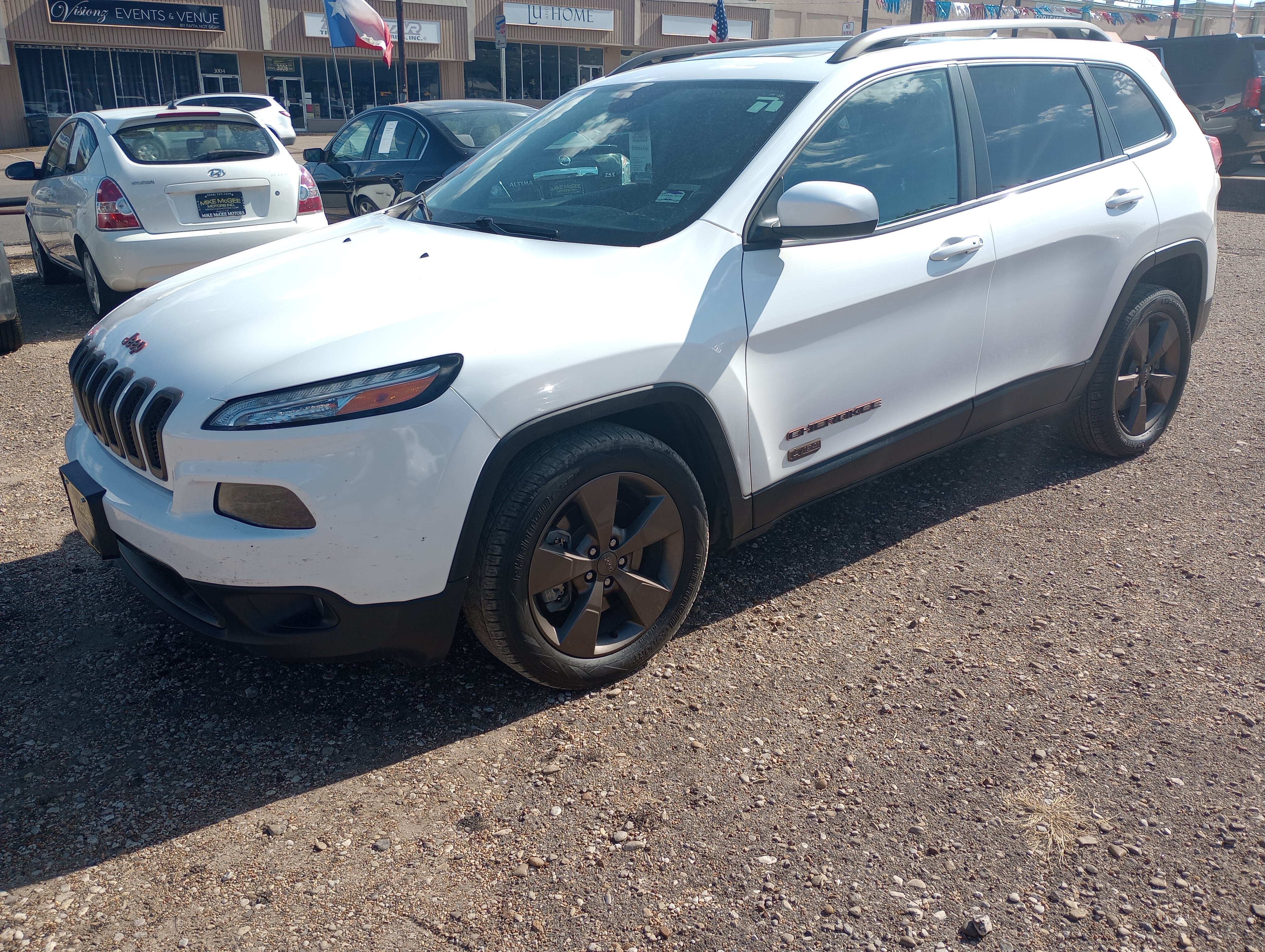Used 2016 Jeep Cherokee 75th Anniversary FWD image 3