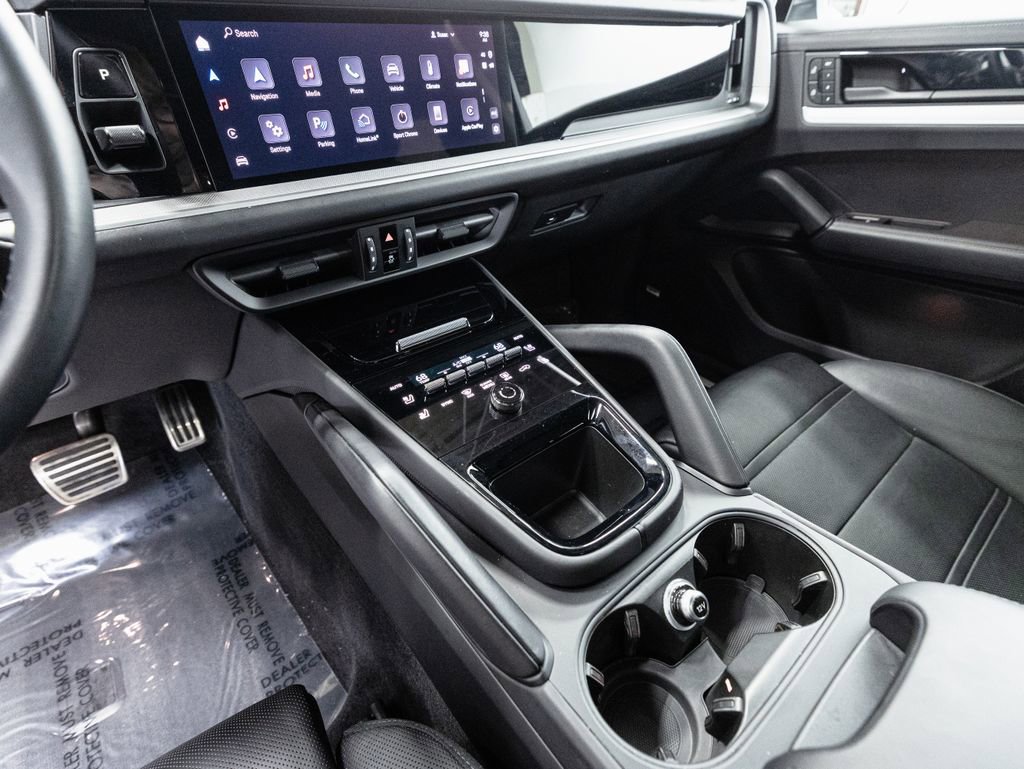 Used 2024 Porsche Cayenne S image 14