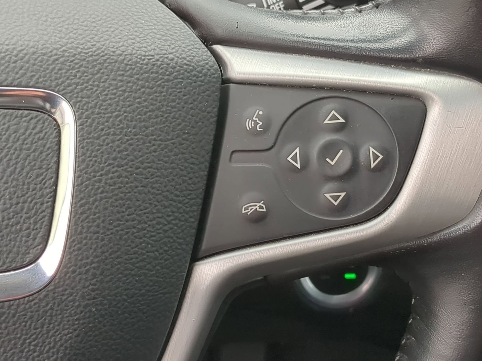 Used 2020 GMC Terrain SLE w/ Driver Convenience Package image 27