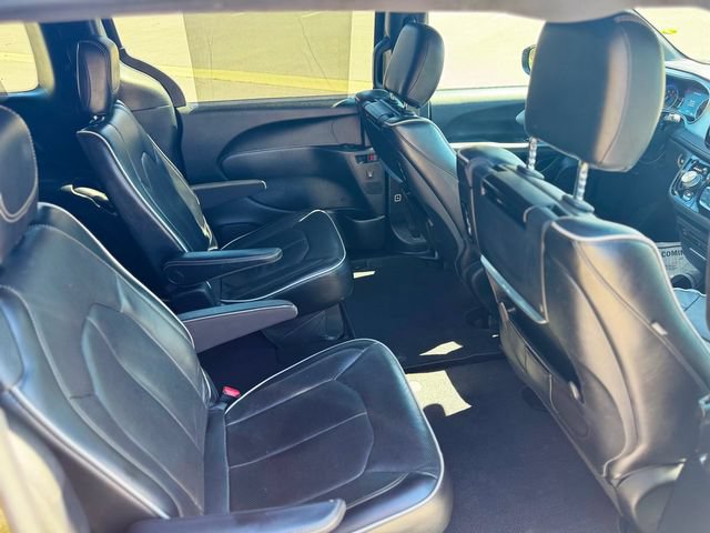 Used 2018 Chrysler Pacifica Limited w/ Advanced Safetytec Group FWD image 36