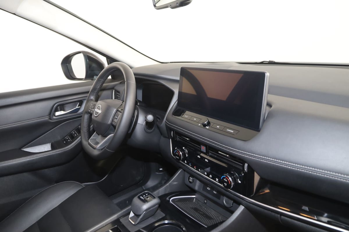 Used 2025 Nissan Rogue SL w/ Tech Package FWD image 44