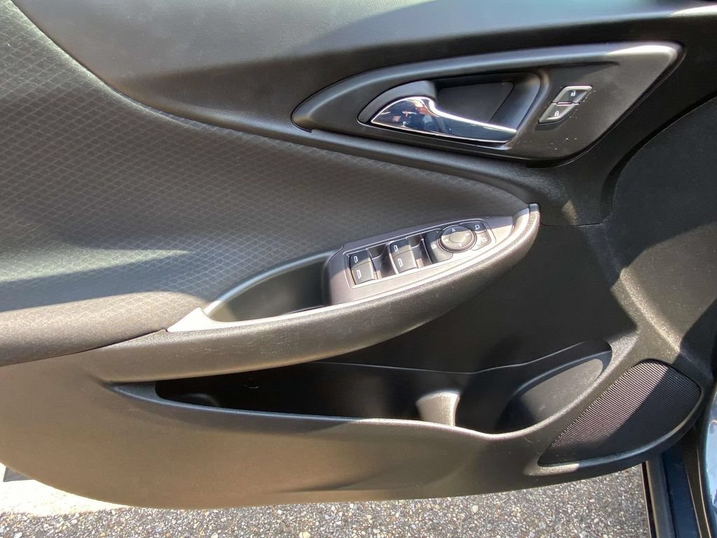 Used 2021 Chevrolet Malibu RS FWD image 19
