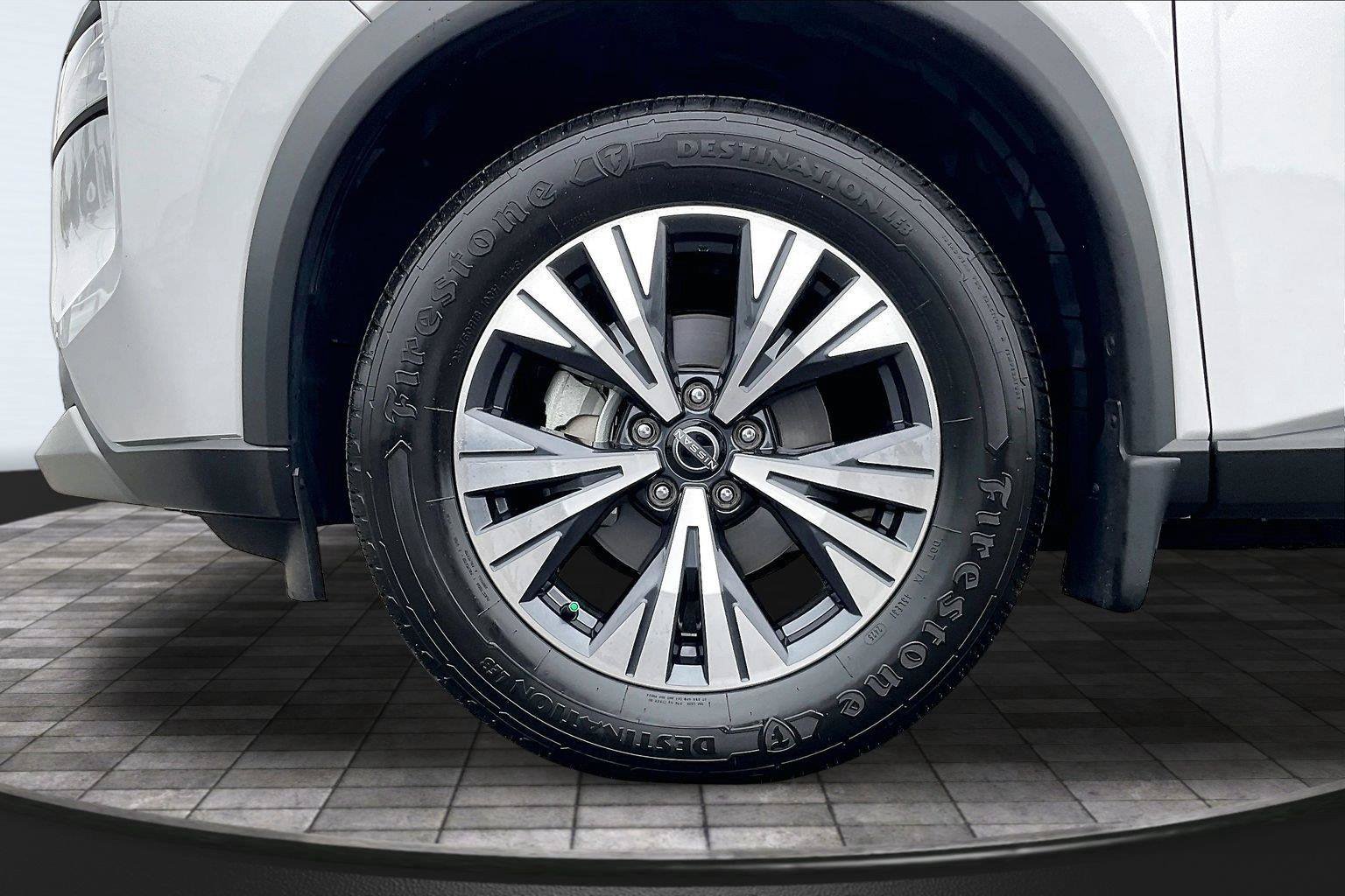 Certified 2022 Nissan Rogue SV FWD image 10
