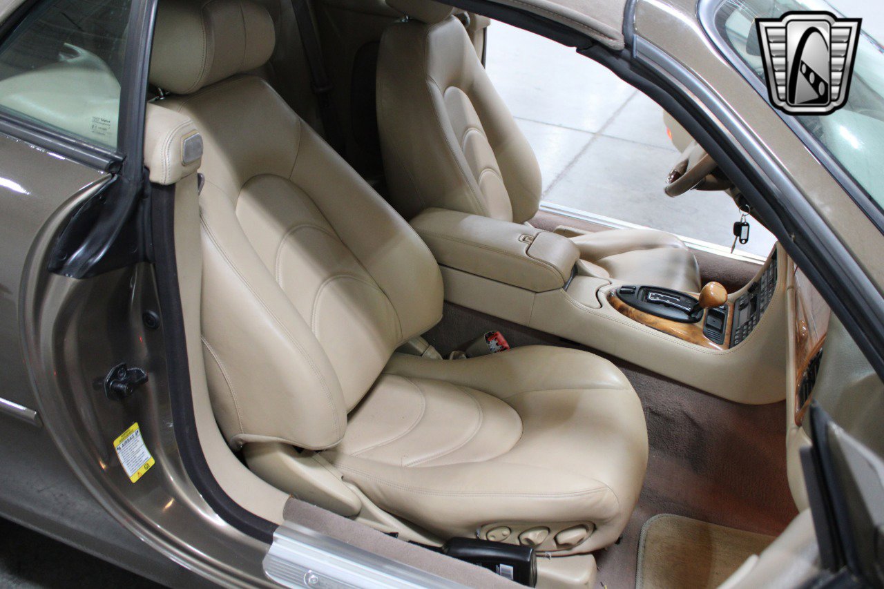 Used 2001 Jaguar XK8 Convertible image 18
