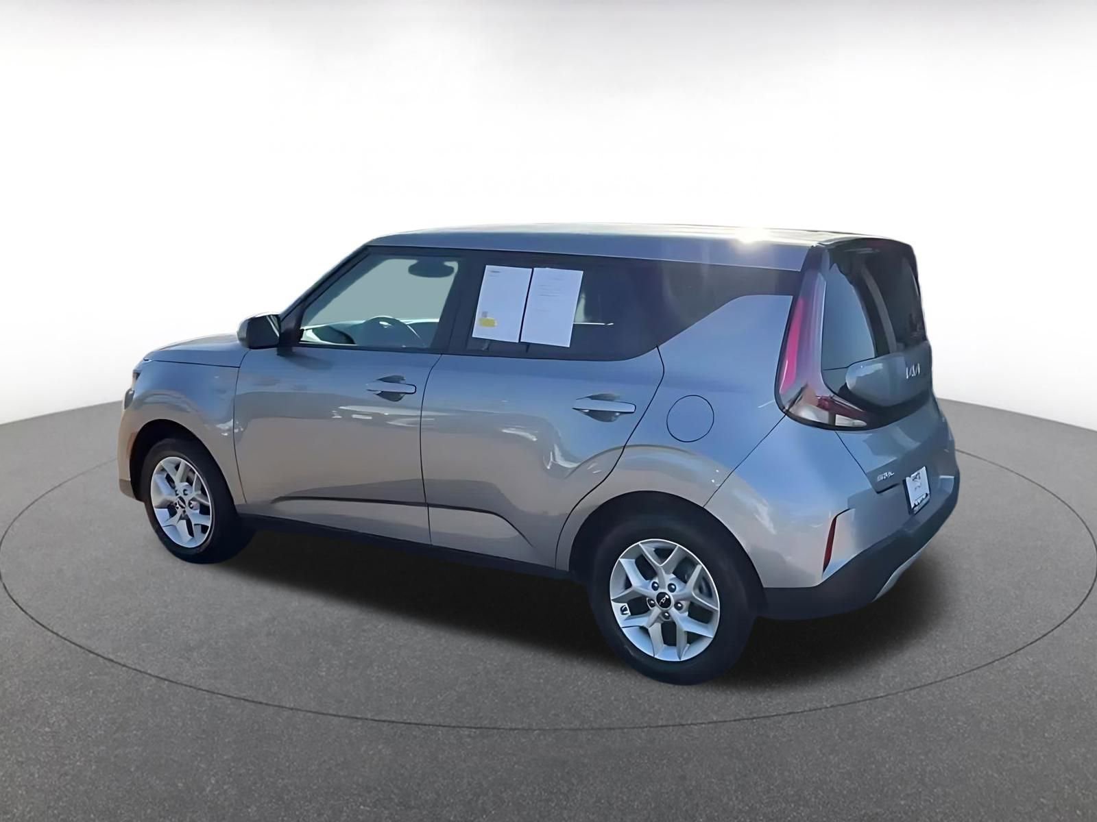 Used 2025 Kia Soul LX w/ LX Technology Package image 10