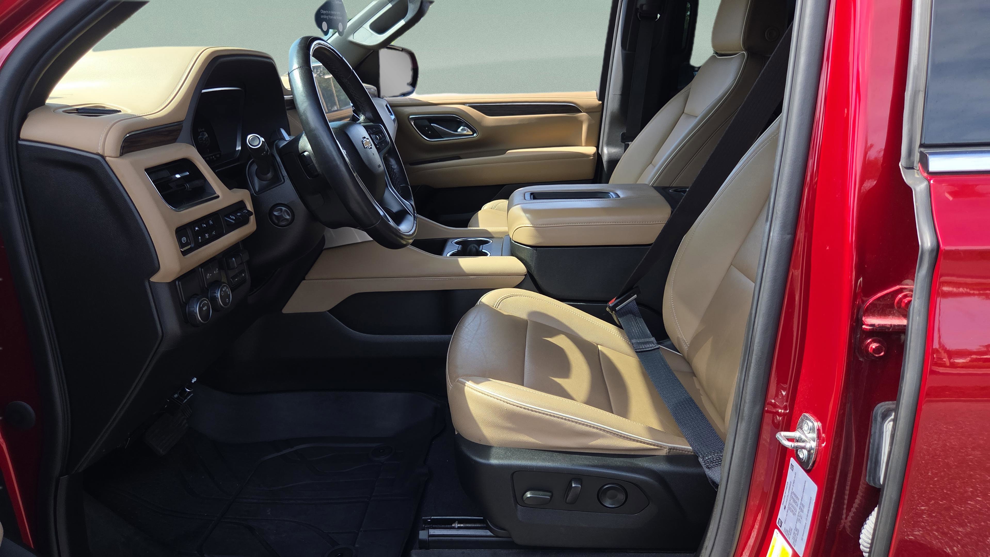 Used 2023 Chevrolet Tahoe Premier w/ Advanced Technology Package RWD image 9