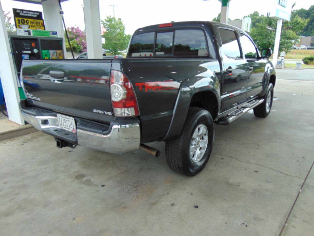 Used 2010 Toyota Tacoma 4x4 Double Cab image 12