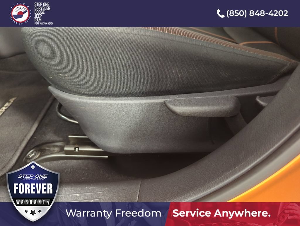 Used 2021 Nissan Versa SR FWD image 12