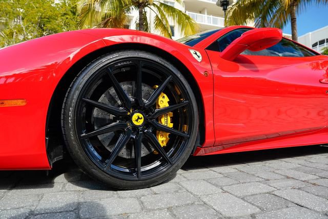 Used 2018 Ferrari 488 GTB image 12