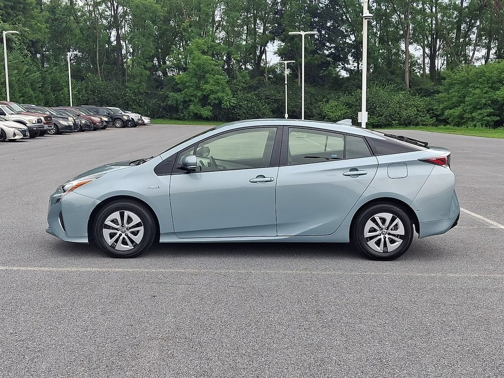 Certified 2018 Toyota Prius Three FWD image 7