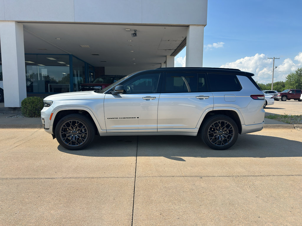 Used 2023 Jeep Grand Cherokee L Summit AWD/4WD image 35