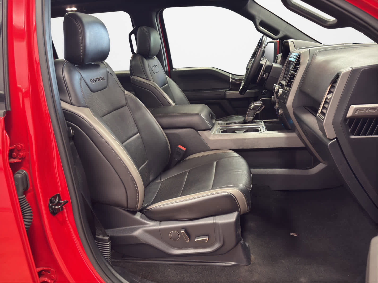 Used 2018 Ford F150 Raptor w/ Equipment Group 802A Luxury image 24