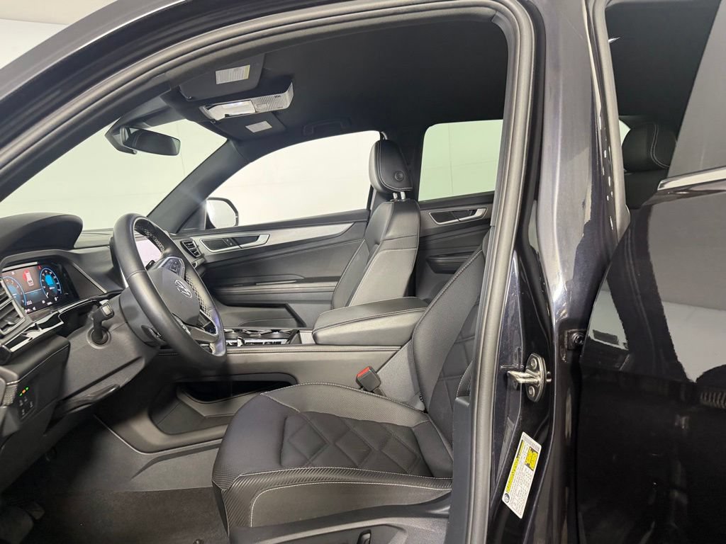 Used 2025 Volkswagen Atlas Cross Sport SE AWD/4WD image 20